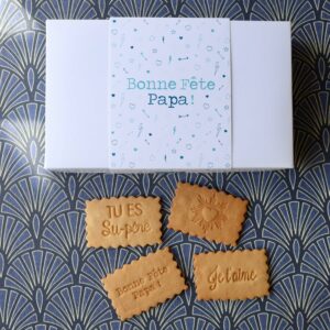 Coffret de 24 biscuits personnalisés Bonne Fête Papa !